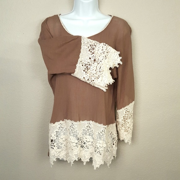 🔥Altar'd State Tunic Lace Trim Top Bell sleeve - Picture 5 of 7